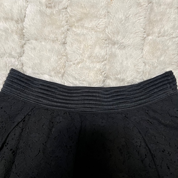 Dynamite Eyelet Pleated Lined Skirt - Picture 4 of 5